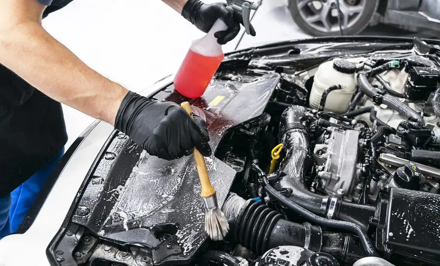 Engine oil cap won't come off — Apply engine degreaser.